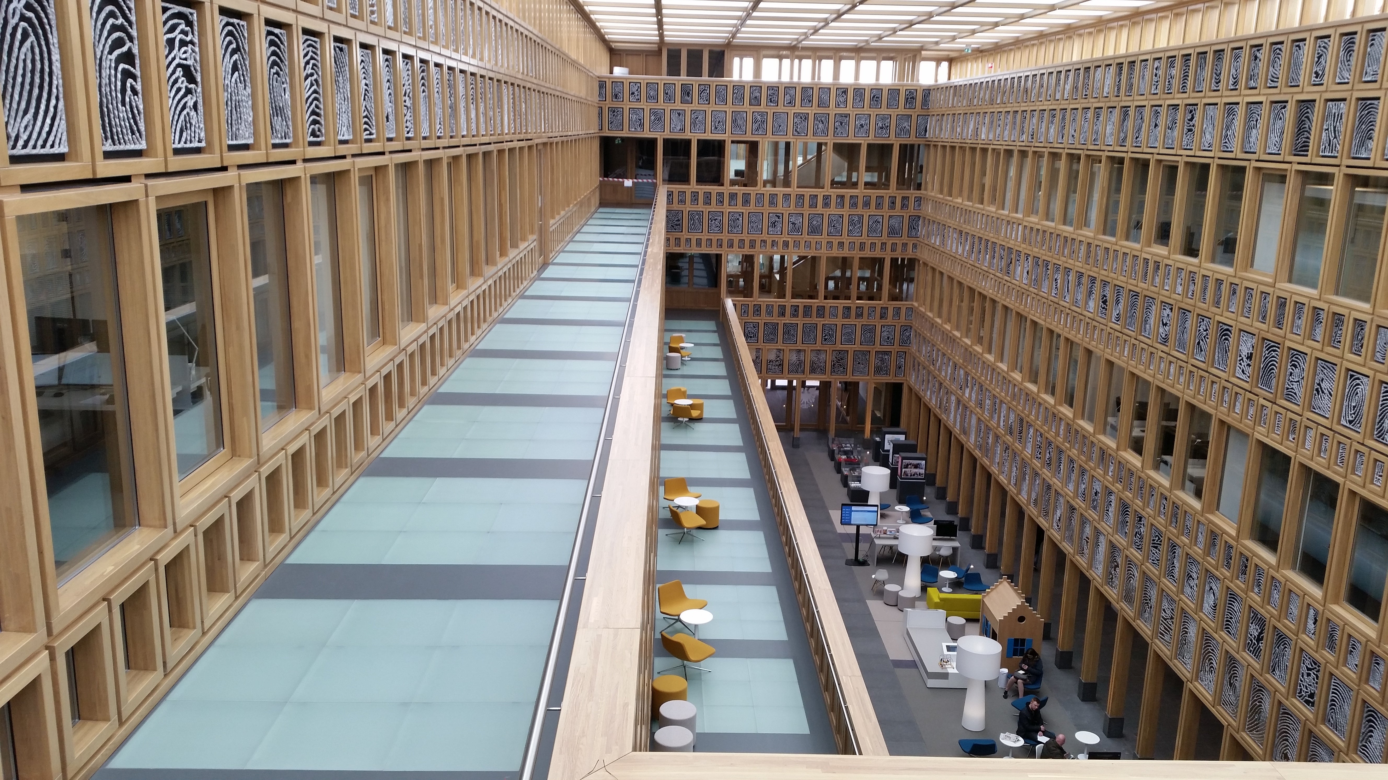 Glazen antislip coating stadhuiskwartier Deventer | Nonhebel