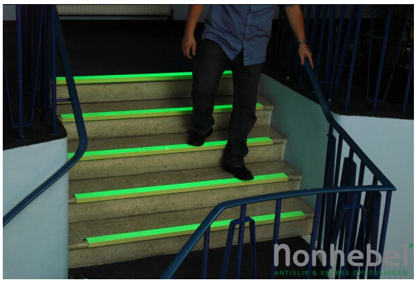 Antislip trapneus grove uitvoering Glow in the dark